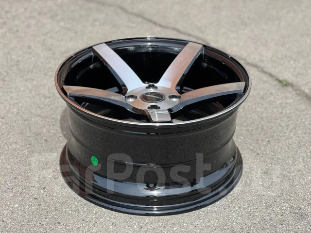 Vossen. 8.0x16", 4x100, ET28, �� 73,1���. ����