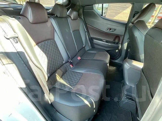 Toyota C-HR. ��������, 4wd, 1.2 (116��.�.), ������, 25 000����. ��, �/�. ��� ����� �� ������������ ����