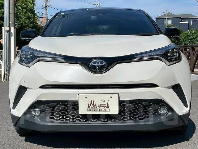 Toyota C-HR. ��������, 4wd, 1.2 (116��.�.), ������, 25 000����. ��, �/�. ��� ����� �� ������������ ����