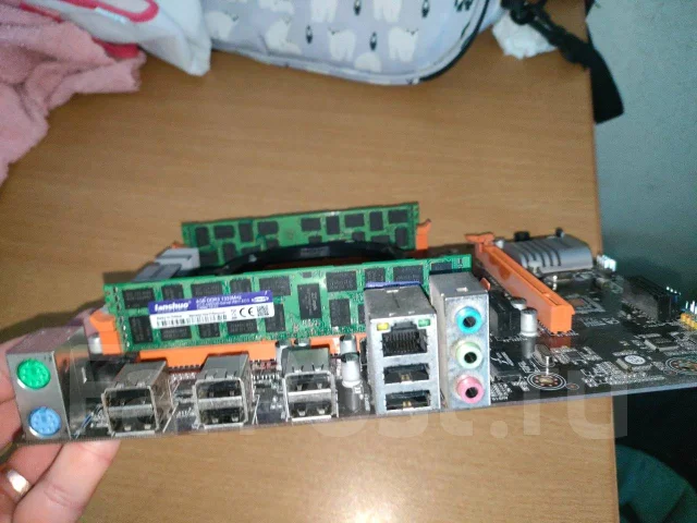LGA2011 ����