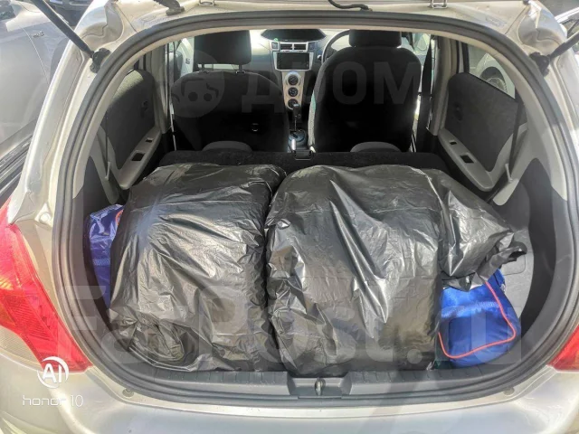 Toyota Vitz. ��������, ��������, 1.0 (71��.�.), ������, 165 000����. �� ����