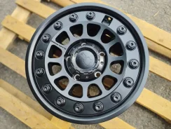 MLJ Black Rhino Outback. 8.0x17", 6x130, ET32, �� 84,1���. ��� ����� �� ������������ ����