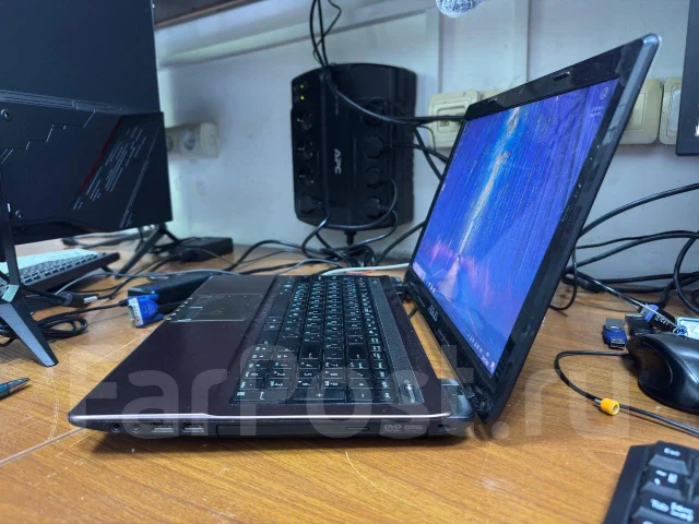 Asus K53SD. 15.6", 2,3����, ��� 8 ��, ���� 128���, WiFi: 1, Bluetooth: 1 ����