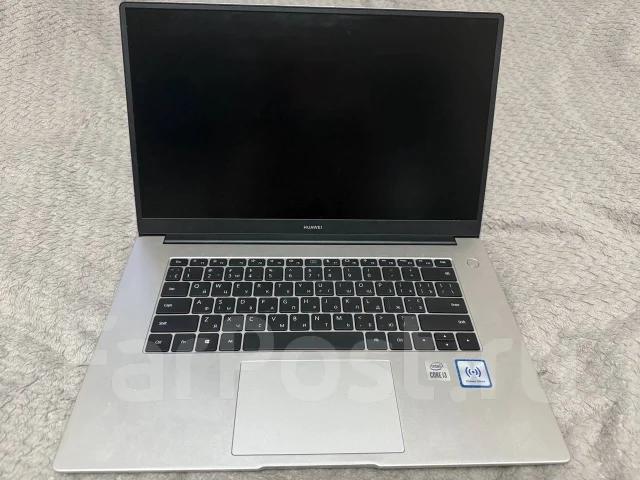 Huawei MateBook D 15. 15.6", ��� 8 ��, ���� 256���, WiFi: 1, ����������� �� 4��. ����