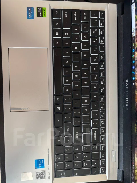 Machenike L15. 15.4", 240����, ��� 16 ��, ���� 512���, WiFi: 1, Bluetooth: 1, ����������� �� 1��. ����