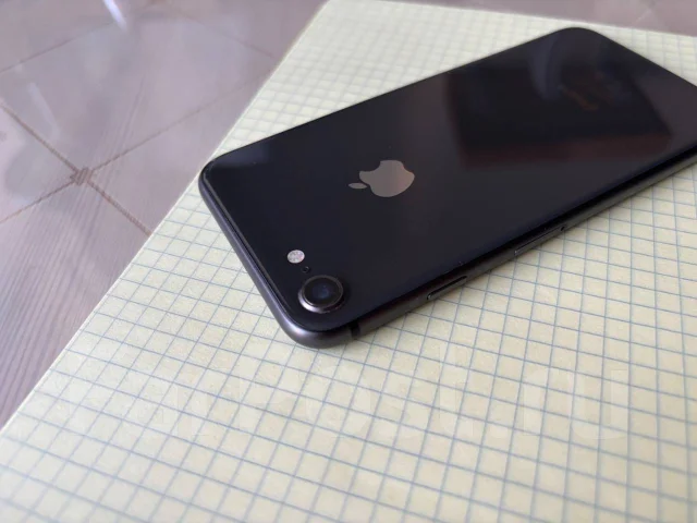 Apple iPhone 8. �/�, 64 �� ����