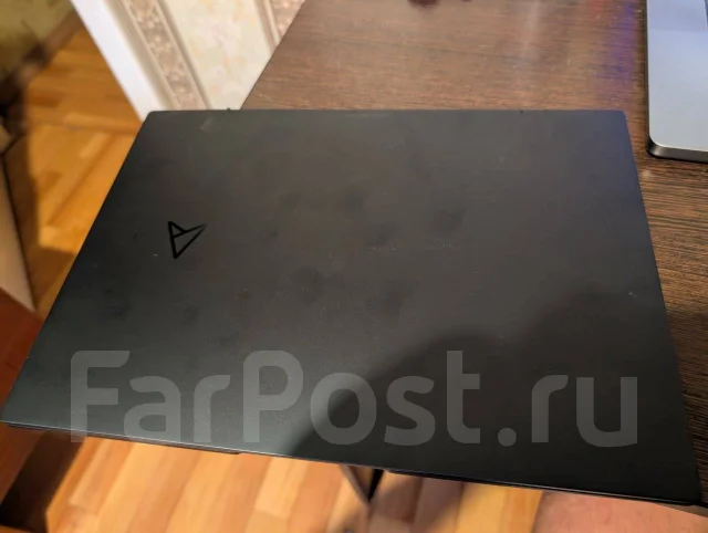 Asus ZenBook 14 UM3402YA. 14", 4,5����, ��� 16 ��, ���� 512���, WiFi: 1, Bluetooth: 1 ����