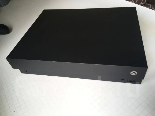 Microsoft Xbox One X ����