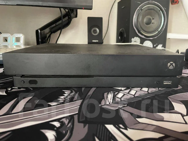 Microsoft Xbox One X ����