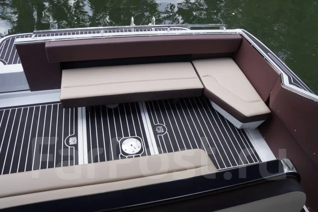 Searay Sundancer. 2000 ���, ����� 10,8��., ��������� ������������, 3,8��.�., ������ ����
