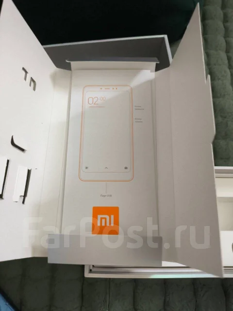 Xiaomi Mi9. �/�, 128 ��, �����, 4G LTE, Dual-SIM, NFC ����