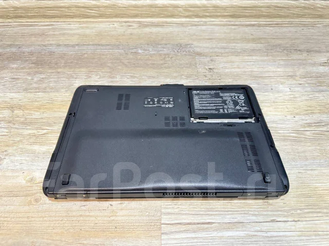 Asus. 15.6", 2,3����, ��� 4 ��, ���� 120���, WiFi: 1, Bluetooth: 1 ����
