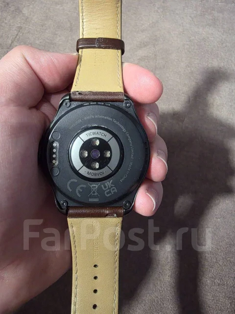 TicWatch Pro 5. GPS, NFC, IP68 ����