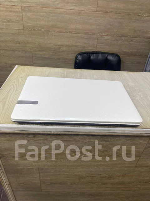 Packard Bell. 15.6", 2,4����, ��� 8 ��, ���� 500���, WiFi: 1, Bluetooth: 1, ����������� �� 3��. ����