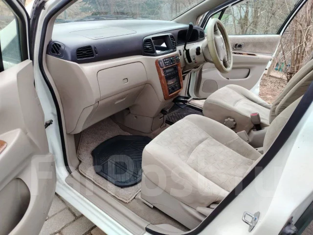 Nissan Liberty ����