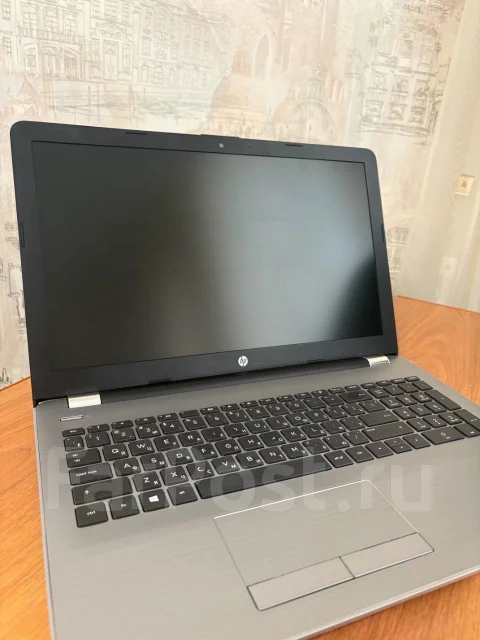 HP 250 G6. 15.6", 2,3����, ��� 4 ��, ���� 250���, WiFi: 1, Bluetooth: 1, ����������� �� 1��. ����
