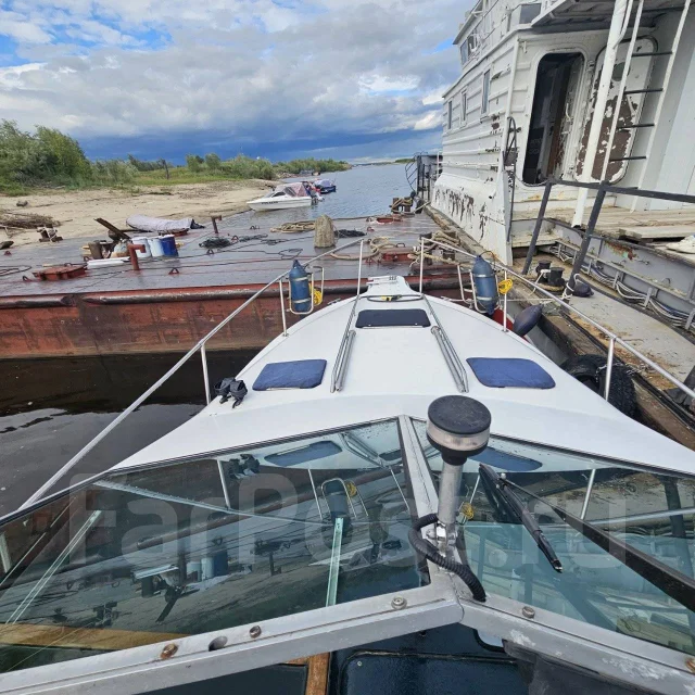 Searay Sundancer. 1993 ���, ����� 8,15��., ��������� ������������, 250��.�., ������ ����