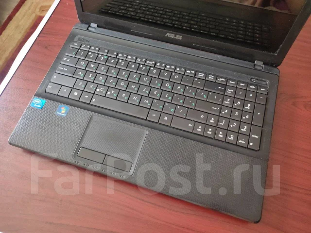 Asus X54H. 15.6", 2����, ��� 4 ��, ���� 320���, WiFi: 1, ����������� �� 2��. ����