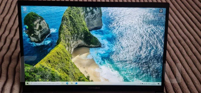 Asus S. WiFi: 1, Bluetooth: 1 ����