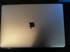 Apple MacBook Pro 15. 15", 3,1����, ��� 16 ��, ���� 2���, WiFi, Bluetooth, ����������� �� 3��. ����