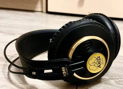 AKG ����