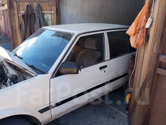 Toyota Corolla. ��������, ��������, 1.5 (86��.�.), ������, 300 000����. �� ����