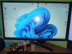 LG. 31.5", ���������� �� (LCD, LED, QLED) ����