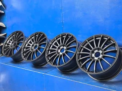 Advan Racing RT. 8.0x17", 5x112, ET50 ����