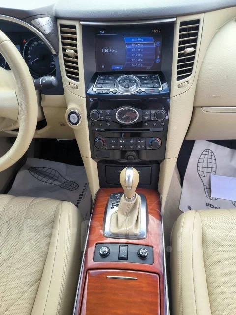 Infiniti QX70. �������, 4wd, 3.7 (333��.�.), ������, 186����. �� ����