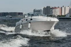 Searay Sundancer. 2003 ���, ����� 7,9��., ��������� ������������, 260��.�., ������ ����