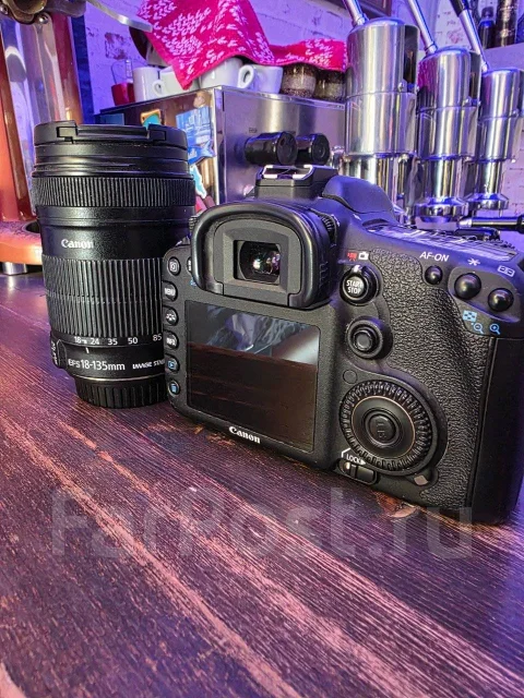 Canon EOS 7D Kit. 20 � ����� ��, ���: 14� � ����� ����