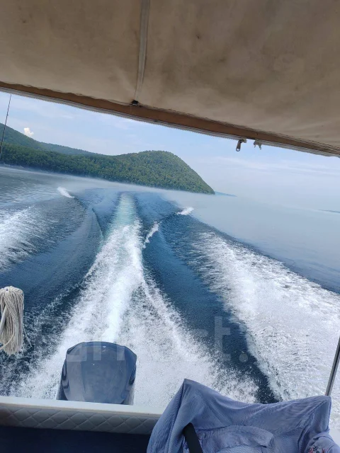 Searay. ����� 9��., ��������� ���������, 300��.�., ������ ����