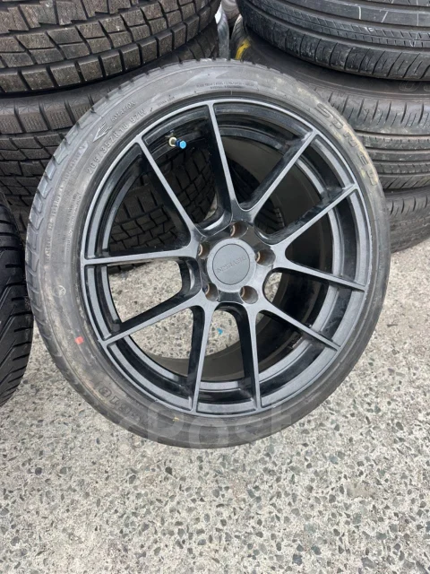 Beyern. 8.5/9.5x18", 5x120, ET15/25. ��� ����� �� ������������ ����