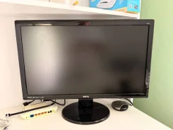 BenQ. 15", ���������� �� (LCD, LED, QLED) ����