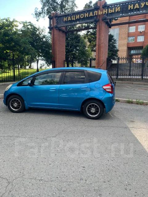 Honda Fit. �������, ��������, 1.3 (100��.�.), ������, 200 000����. �� ����