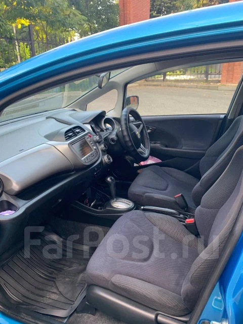 Honda Fit. �������, ��������, 1.3 (100��.�.), ������, 200 000����. �� ����