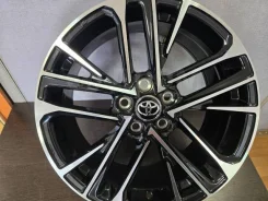 Toyota. 8.0x18", 5x114.3, ET50, �� 60,1���. ����