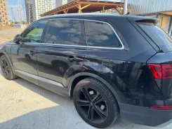 Audi Q7. 4M ����