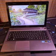 Lenovo IdeaPad Y570. 15", 2,2����, ��� 6 ��, ���� 320���, WiFi: 1, Bluetooth: 1, ����������� �� 1��. ����