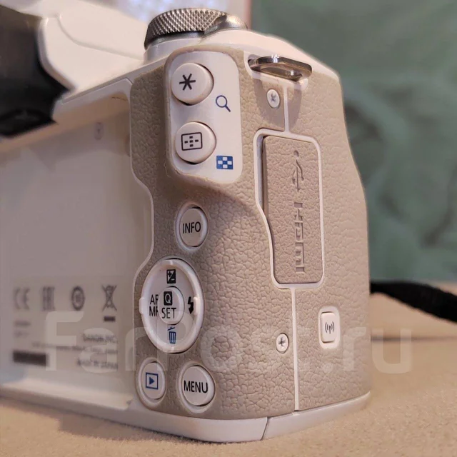 Canon EOS M50 Mark II. 20 � ����� ��, ���: 10� ����