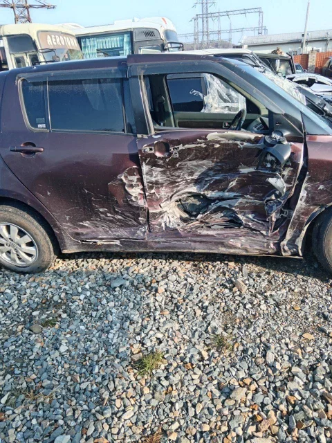 Suzuki Swift. ��������, ��������, 1.2 (90��.�.), ������, 280����. �� ����