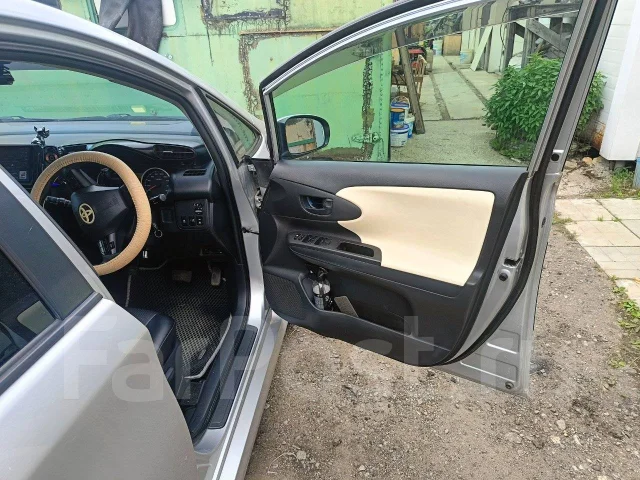 Toyota Wish. ��������, 4wd, 1.8 (125��.�.), ������, 195 000����. �� ����