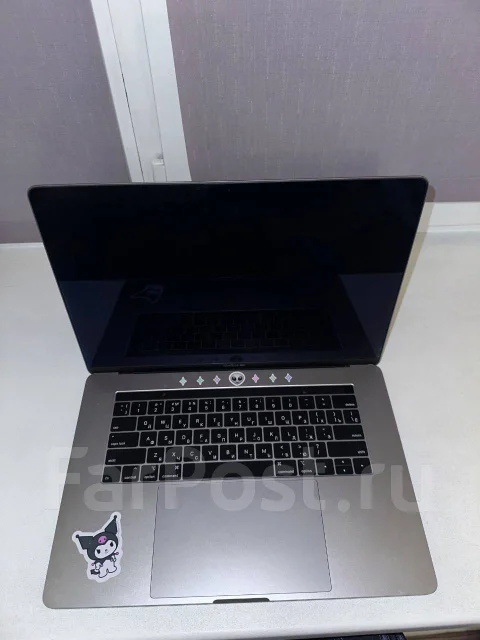 Apple MacBook Pro 15. 15.4", 2,6����, ��� 16 ��, ���� 250���, WiFi: 1, Bluetooth: 1, ����������� �� 10��. ����