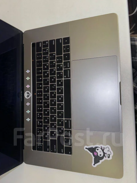 Apple MacBook Pro 15. 15.4", 2,6����, ��� 16 ��, ���� 250���, WiFi: 1, Bluetooth: 1, ����������� �� 10��. ����
