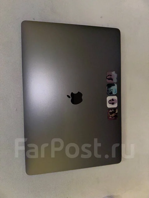 Apple MacBook Pro 15. 15.4", 2,6����, ��� 16 ��, ���� 250���, WiFi: 1, Bluetooth: 1, ����������� �� 10��. ����