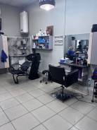 -. "Hair stylist .   5 