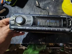 Sony CDX-GT617UE ����