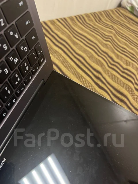 Huawei MateBook 14. 13", 1,8����, ��� 8 ��, ���� 500���, WiFi: 1, Bluetooth: 1, ����������� �� 6��. ����