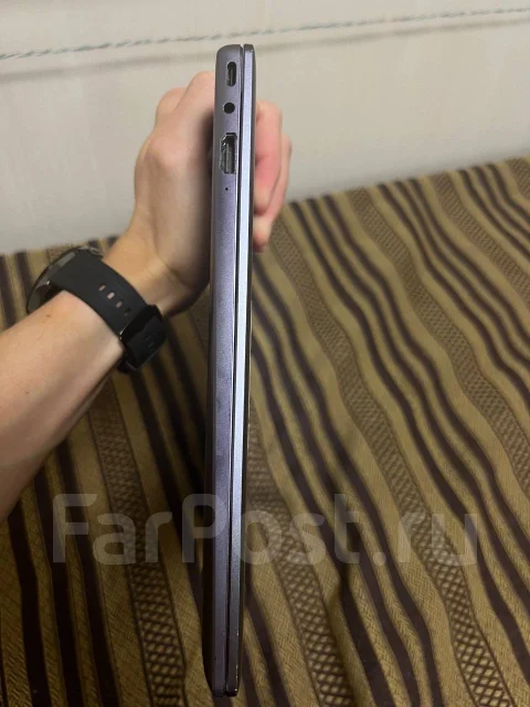Huawei MateBook 14. 13", 1,8����, ��� 8 ��, ���� 500���, WiFi: 1, Bluetooth: 1, ����������� �� 6��. ����