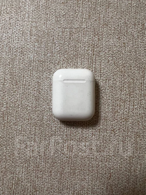 Apple AirPods ����